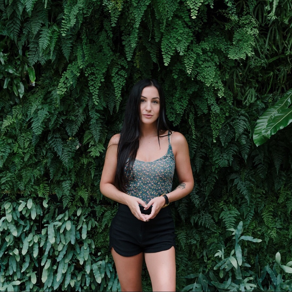 Meet Your Posher, Cristina